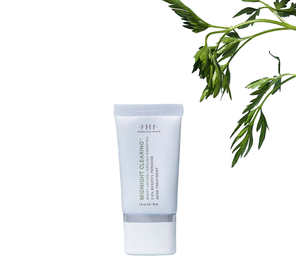 An overnight benzoyl peroxide treatment that provides powerhouse clearing, working beneath the skin’s surface to wipe out bacteria and gently peel away dead skin cells.
